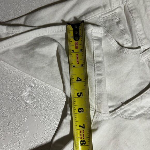 American Eagle White Denim Shorts | Classic Fit | Size 2 - Picture 5 of 8